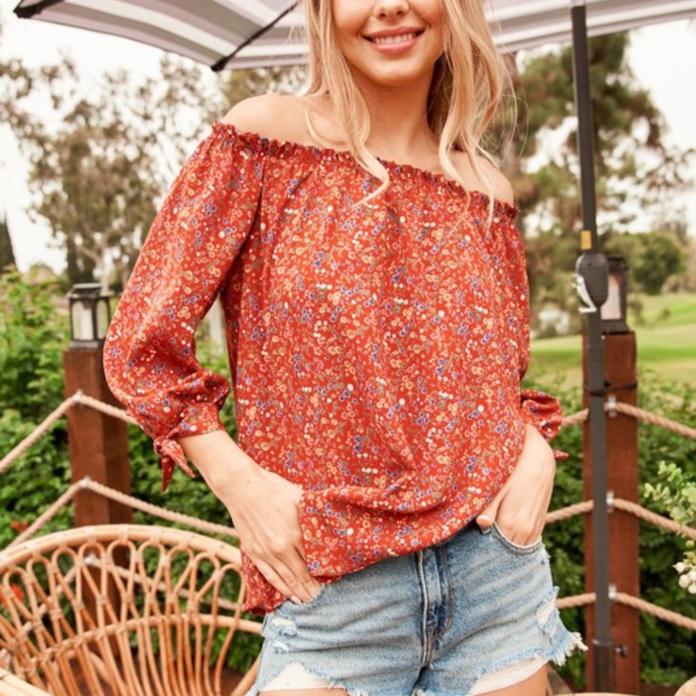 NWT Hailey Floral Off-shoulder Top